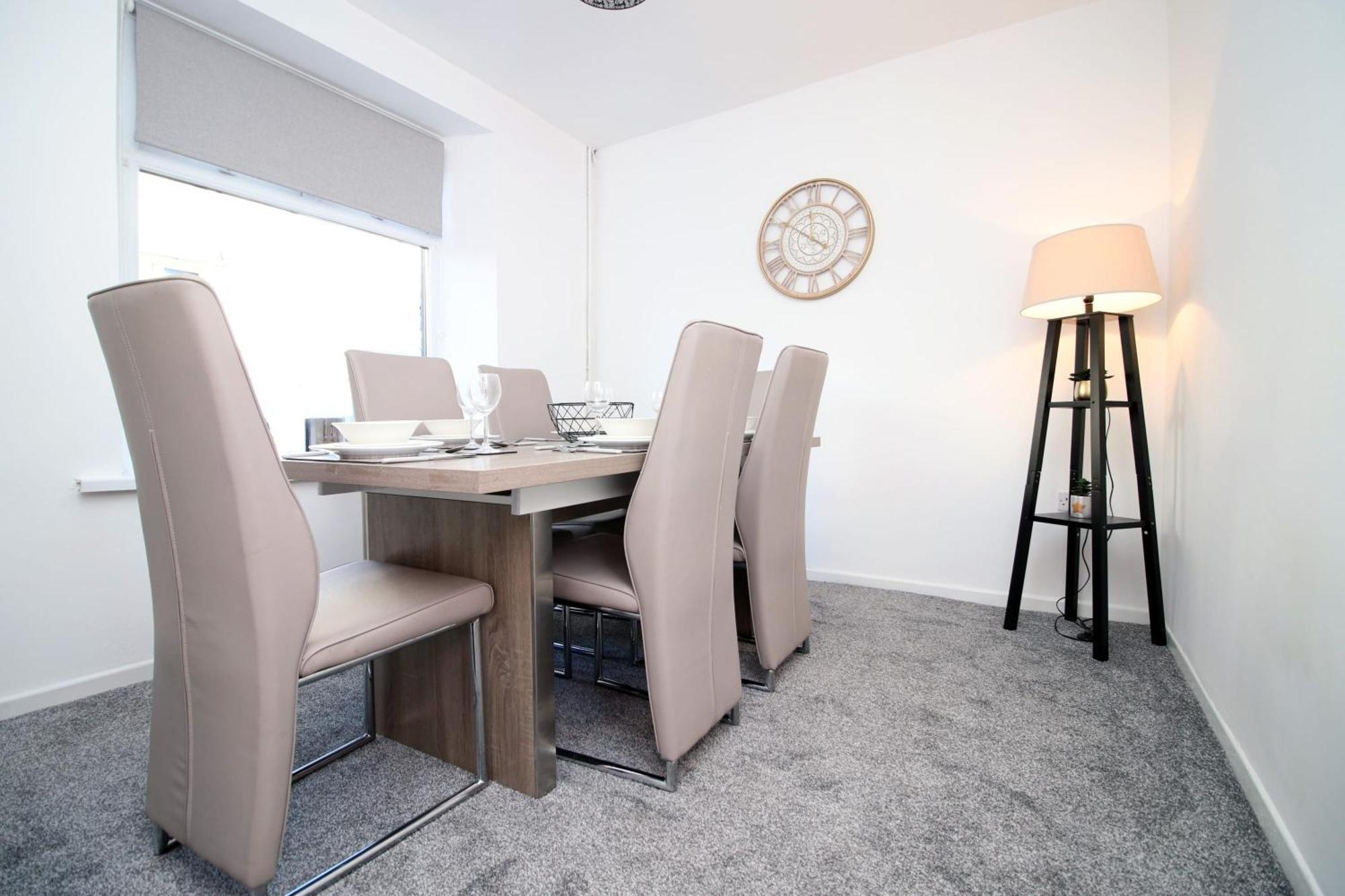 Very Special Home In Rhondda Valley Herbert House By Staystaycations Treorky المظهر الخارجي الصورة